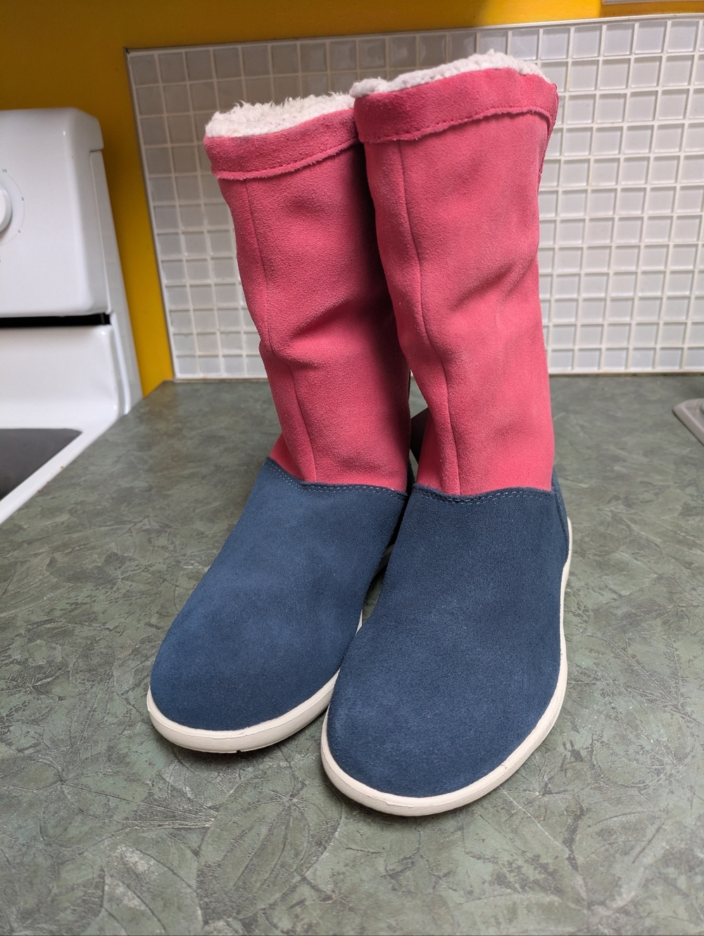 NWT Crocs Boots Size 6